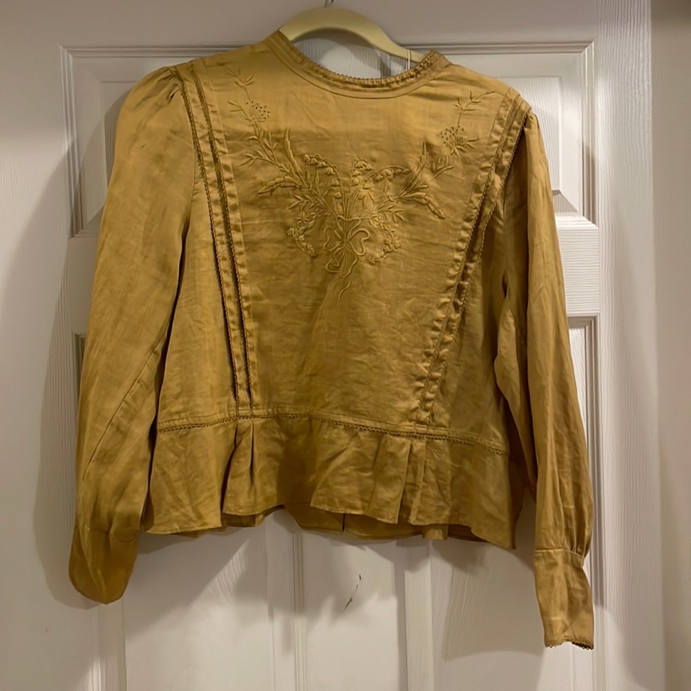 Doen embroidered button back peplun blouse